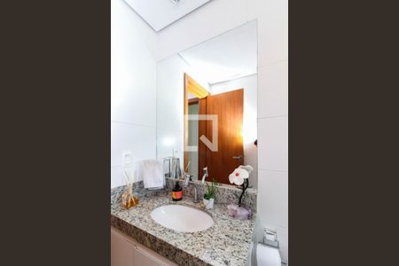 Banheiro de apartamento à venda com 3 quartos, 90m² em Sagrada Família, Belo Horizonte