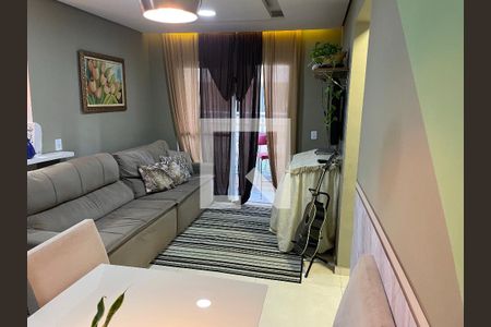 Sala  de apartamento para alugar com 2 quartos, 60m² em Jardim Rio das Pedras, Cotia