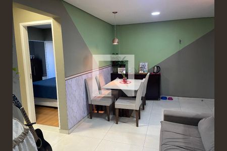 Sala  de apartamento para alugar com 2 quartos, 60m² em Jardim Rio das Pedras, Cotia