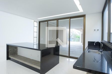 Casa de condomínio à venda com 386m², 4 quartos e 6 vagas Casa de condomínio à venda com 386m², 4 quartos e 6 vagasCozinha