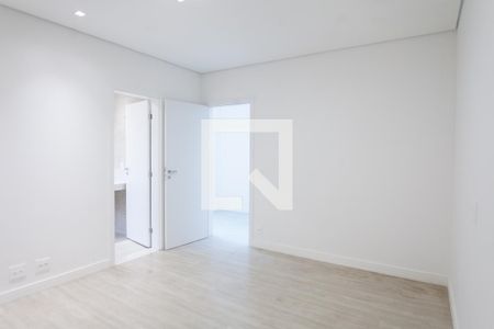 Casa de condomínio à venda com 386m², 4 quartos e 6 vagas Casa de condomínio à venda com 386m², 4 quartos e 6 vagassuite 2