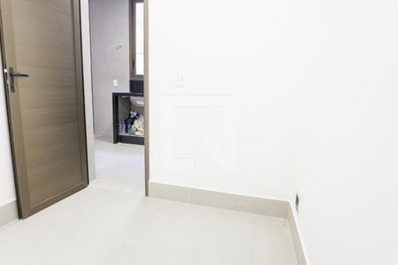 Casa de condomínio à venda com 386m², 4 quartos e 6 vagas Casa de condomínio à venda com 386m², 4 quartos e 6 vagasQuarto de Serviço