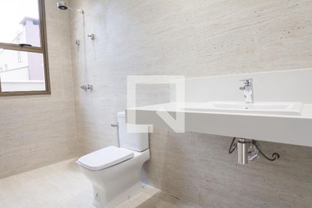 Casa de condomínio à venda com 386m², 4 quartos e 6 vagas Casa de condomínio à venda com 386m², 4 quartos e 6 vagasBanheiro suite 2