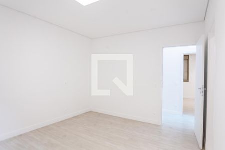 Casa de condomínio à venda com 386m², 4 quartos e 6 vagas Casa de condomínio à venda com 386m², 4 quartos e 6 vagassuite 3