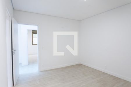 Casa de condomínio à venda com 386m², 4 quartos e 6 vagas Casa de condomínio à venda com 386m², 4 quartos e 6 vagassuite 2