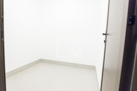 Casa de condomínio à venda com 386m², 4 quartos e 6 vagas Casa de condomínio à venda com 386m², 4 quartos e 6 vagasQuarto de Serviço