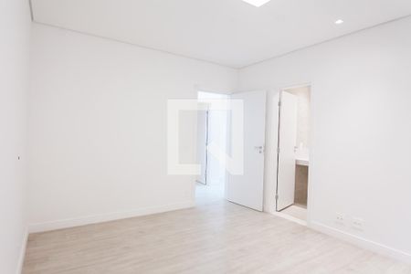 Casa de condomínio à venda com 386m², 4 quartos e 6 vagas Casa de condomínio à venda com 386m², 4 quartos e 6 vagassuite 3