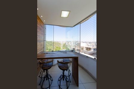 Sala de apartamento à venda com 3 quartos, 111m² em Buritis, Belo Horizonte