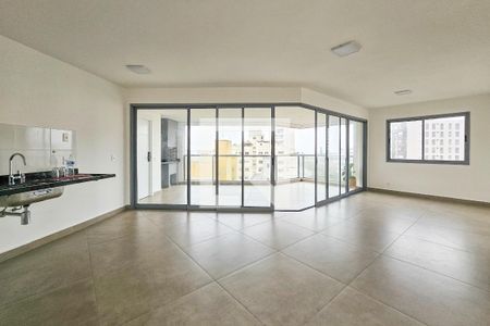 Sala de apartamento para alugar com 3 quartos, 150m² em  Jardim Tres Marias, Guarujá