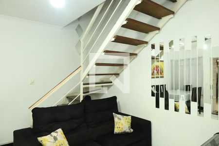 Sala de casa à venda com 2 quartos, 68m² em Vila Carmosina, São Paulo