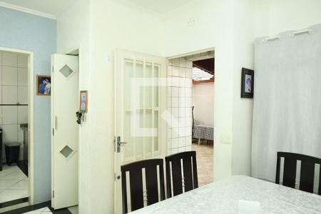 Sala de casa à venda com 2 quartos, 68m² em Vila Carmosina, São Paulo