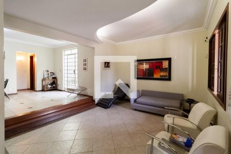 Sala 1 de casa à venda com 4 quartos, 270m² em Ouro Preto, Belo Horizonte