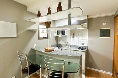 Cozinha de apartamento para alugar com 1 quarto, 45m² em Copacabana, Rio de Janeiro