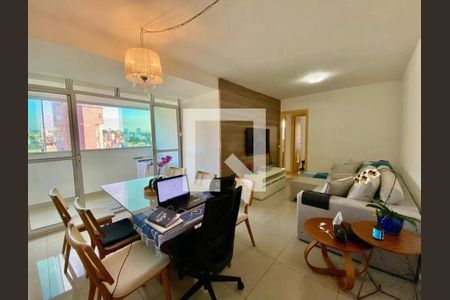 Sala de apartamento à venda com 3 quartos, 90m² em Sagrada Família, Belo Horizonte