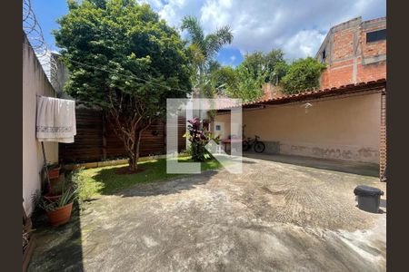 Área externa de casa à venda com 3 quartos, 100m² em Diamante, Belo Horizonte