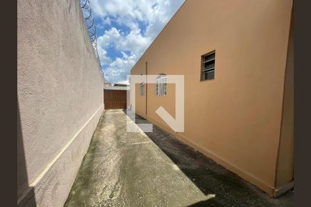 Garagem de casa à venda com 3 quartos, 100m² em Diamante, Belo Horizonte