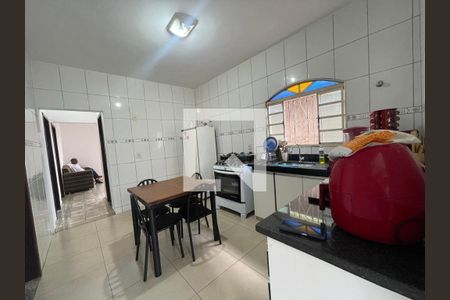 Cozinha de casa à venda com 3 quartos, 100m² em Diamante, Belo Horizonte