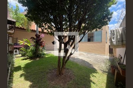 Área externa de casa à venda com 3 quartos, 100m² em Diamante, Belo Horizonte