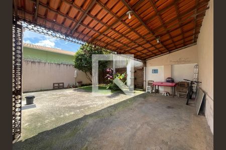 Garagem de casa à venda com 3 quartos, 100m² em Diamante, Belo Horizonte