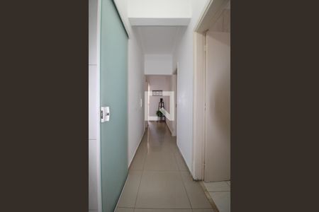 Corredor de apartamento à venda com 2 quartos, 98m² em Centro, Campinas