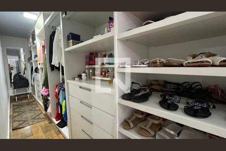 Closet Suíte  de casa à venda com 6 quartos, 95m² em Átila de Paiva, Belo Horizonte