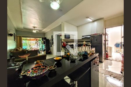 Sala/ Cozinha  de casa à venda com 2 quartos, 220m² em Santa Tereza, Belo Horizonte