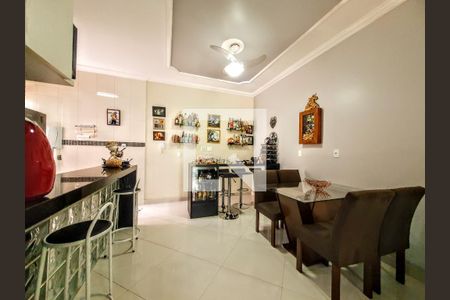 Sala/ Cozinha  de casa à venda com 2 quartos, 220m² em Santa Tereza, Belo Horizonte