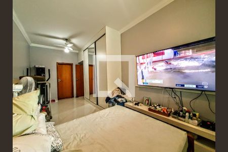 Quarto de casa à venda com 2 quartos, 220m² em Santa Tereza, Belo Horizonte