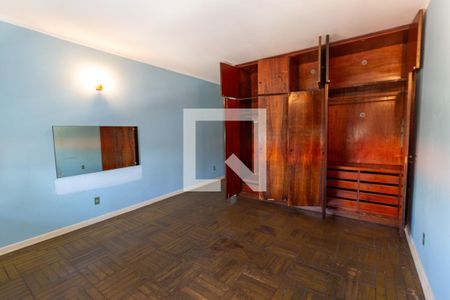 Casa à venda com 226m², 4 quartos e 2 vagas Casa à venda com 226m², 4 quartos e 2 vagasSuíte 2