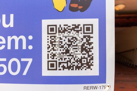 Casa à venda com 226m², 4 quartos e 2 vagas Casa à venda com 226m², 4 quartos e 2 vagasFachada - Placa