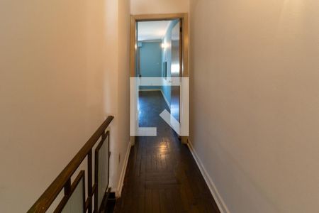 Casa à venda com 226m², 4 quartos e 2 vagas Casa à venda com 226m², 4 quartos e 2 vagasCorredor Superior