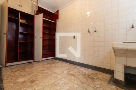 Casa à venda com 226m², 4 quartos e 2 vagas Casa à venda com 226m², 4 quartos e 2 vagasÁrea de Serviço