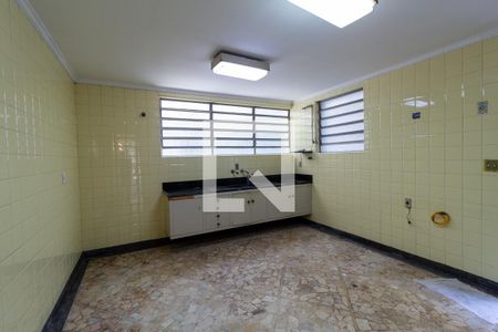 Casa à venda com 226m², 4 quartos e 2 vagas Casa à venda com 226m², 4 quartos e 2 vagasCozinha