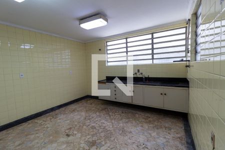 Casa à venda com 226m², 4 quartos e 2 vagas Casa à venda com 226m², 4 quartos e 2 vagasCozinha