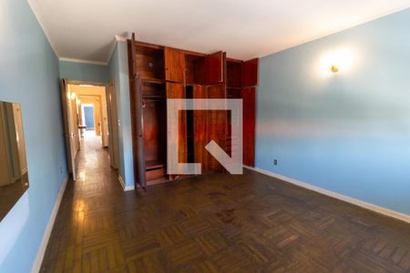 Casa à venda com 226m², 4 quartos e 2 vagas Casa à venda com 226m², 4 quartos e 2 vagasSuíte 2