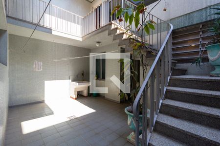 Casa à venda com 226m², 4 quartos e 2 vagas Casa à venda com 226m², 4 quartos e 2 vagasQuintal