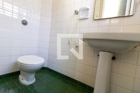 Casa à venda com 226m², 4 quartos e 2 vagas Casa à venda com 226m², 4 quartos e 2 vagasBanheiro da Suite Externa