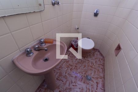 Casa à venda com 226m², 4 quartos e 2 vagas Casa à venda com 226m², 4 quartos e 2 vagasBanheiro Térreo