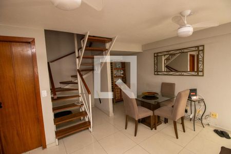 Sala de casa de condomínio à venda com 3 quartos, 124m² em Jacarepaguá, Rio de Janeiro