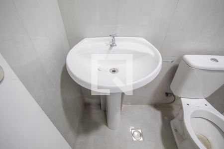 Banheiro de apartamento para alugar com 2 quartos, 46m² em Novo Osasco, Osasco