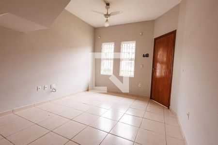 Sala de casa de condomínio para alugar com 3 quartos, 101m² em Jardim Tropical, Indaiatuba