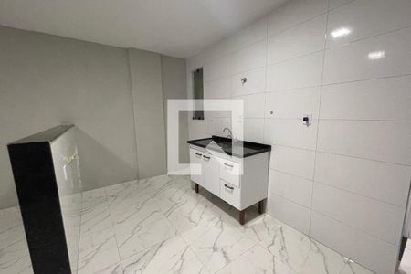 Sala/cozinha de apartamento para alugar com 1 quarto, 70m² em Vila Santa Cruz, Duque de Caxias