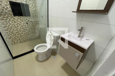 Banheiro de apartamento para alugar com 1 quarto, 70m² em Vila Santa Cruz, Duque de Caxias