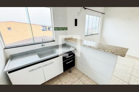 Sala - Cozinha de apartamento para alugar com 2 quartos, 65m² em Parque São Vicente, Santo André