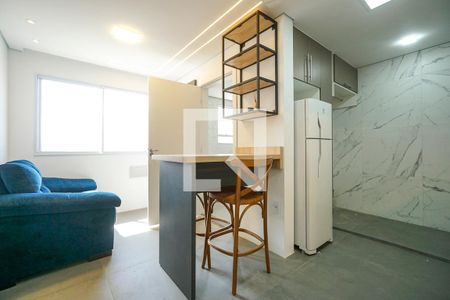 Sala e cozinha de apartamento para alugar com 1 quarto, 34m² em Tatuapé, São Paulo