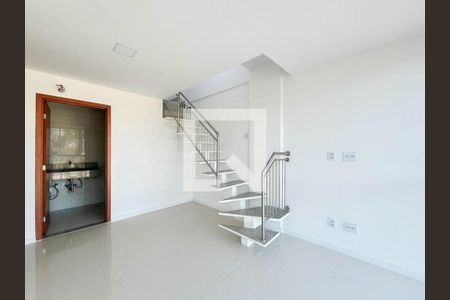 Sala / Cozinha de apartamento para alugar com 1 quarto, 87m² em Asa Norte, Brasília