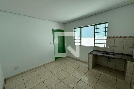 Sala - Cozinha de casa para alugar com 1 quarto, 70m² em Centro, Ribeirão Preto