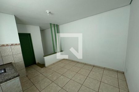 Sala - Cozinha de casa para alugar com 1 quarto, 70m² em Centro, Ribeirão Preto