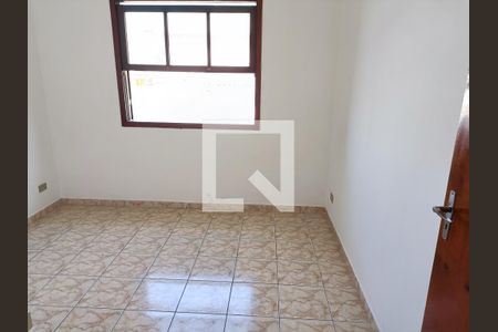 Quarto 1 de casa para alugar com 2 quartos, 93m² em Parque Industrial das Oliveiras, Taboão da Serra