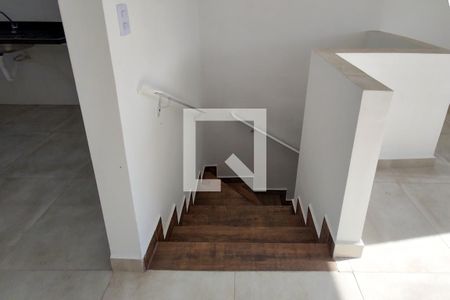 escadas de casa de condomínio para alugar com 2 quartos, 51m² em Cidade Ocian, Praia Grande